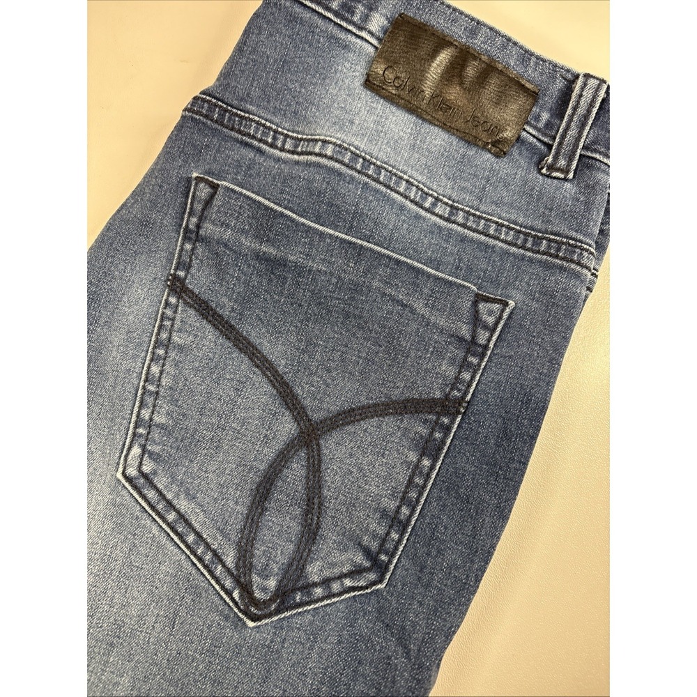 Calvin Klein Jeans Size 18 Skinny Blue Denim 31x30 Nice whisker pattern‎